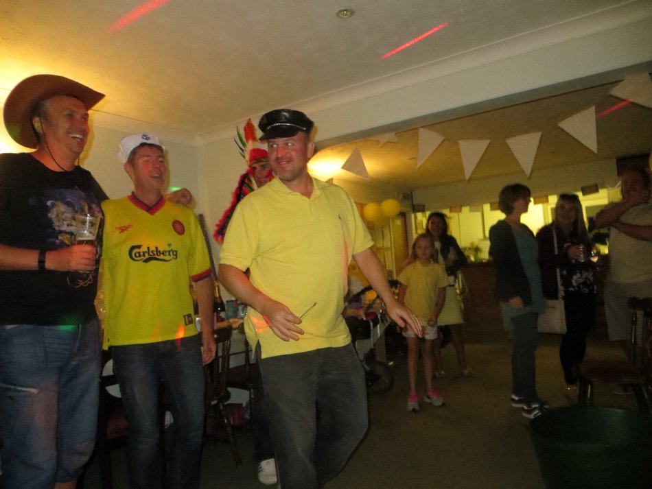 yellow_party_essex_air_ambulance_feering_2016-09-24 19-11-27